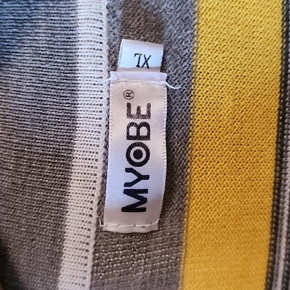 Myobe Cardigan - Picture 2 of 5